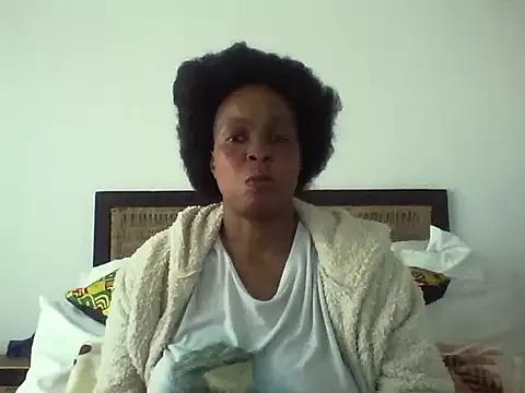 MatureSashaxx from StripChat is Freechat
