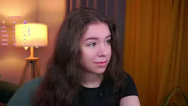 MaureenDrews from StripChat is Freechat