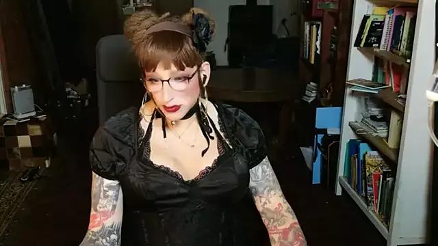 MaxiEmily from StripChat is Freechat