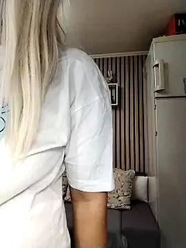 Mayaaaaaa_ from StripChat