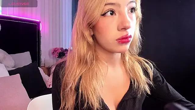 Explore our live girls sluts from our Custom and Multi clubs and checkout exclusive access to highly interactive content, such as shape, hair, titties, pussy type and many more.