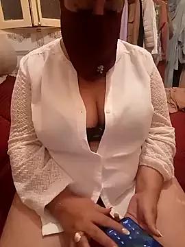 mayakhalyfaa from StripChat