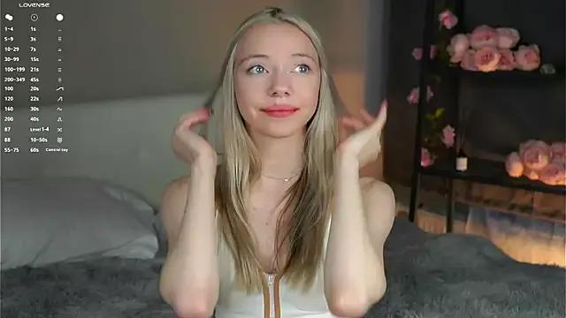 MayBoon webcams show profile image 