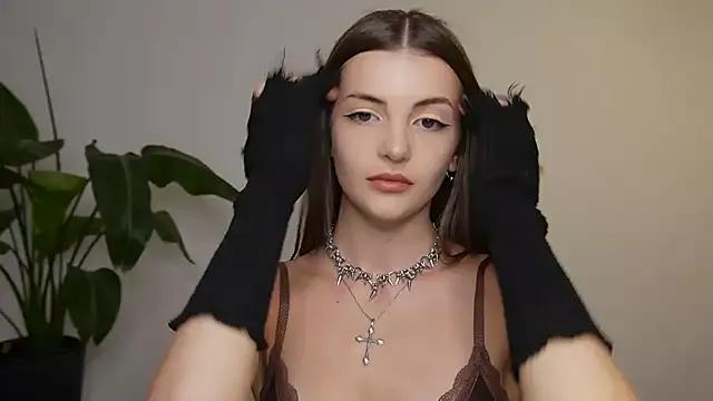 Explore our live girls sluts from our Custom and Multi clubs and checkout exclusive access to highly interactive content, such as shape, hair, titties, pussy type and many more.