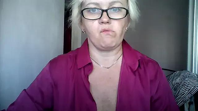 Mayya4321 from StripChat