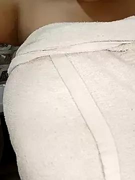 Mazzakiinn from StripChat