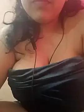 Mazzakiinn from StripChat