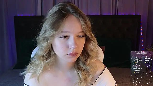 Explore our live girls sluts from our Custom and Multi clubs and checkout exclusive access to highly interactive content, such as shape, hair, titties, pussy type and many more.