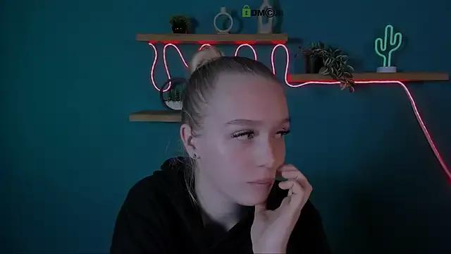 megan_cold from StripChat is Freechat