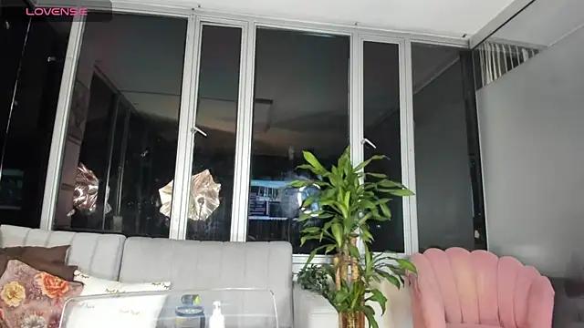 Explore our live girls sluts from our Custom and Multi clubs and checkout exclusive access to highly interactive content, such as shape, hair, titties, pussy type and many more.