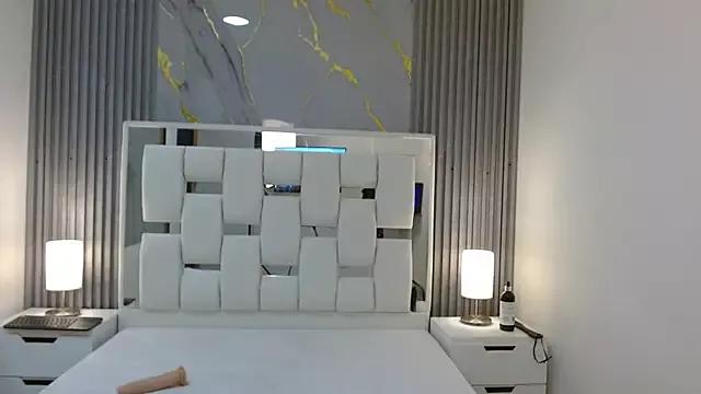 Explore our live girls sluts from our Custom and Multi clubs and checkout exclusive access to highly interactive content, such as shape, hair, titties, pussy type and many more.
