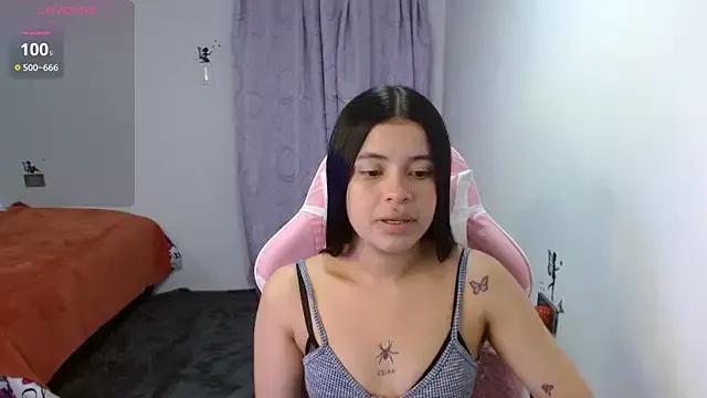 Explore our live girls sluts from our Custom and Multi clubs and checkout exclusive access to highly interactive content, such as shape, hair, titties, pussy type and many more.