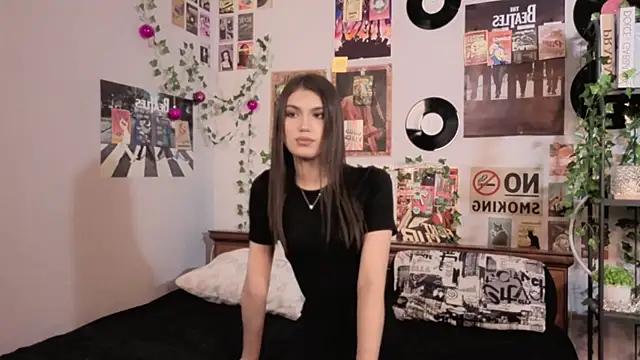 Explore our live girls sluts from our Custom and Multi clubs and checkout exclusive access to highly interactive content, such as shape, hair, titties, pussy type and many more.