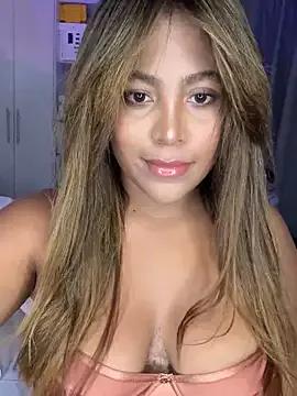 MegannHills from StripChat is Freechat