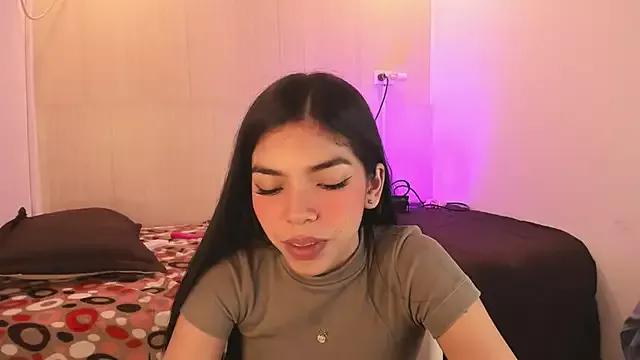 Explore our live girls sluts from our Custom and Multi clubs and checkout exclusive access to highly interactive content, such as shape, hair, titties, pussy type and many more.