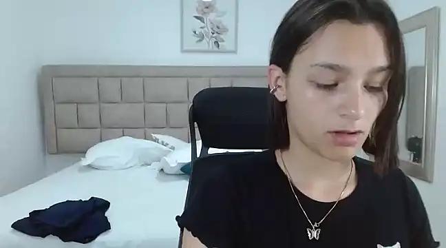 Explore our live girls sluts from our Custom and Multi clubs and checkout exclusive access to highly interactive content, such as shape, hair, titties, pussy type and many more.