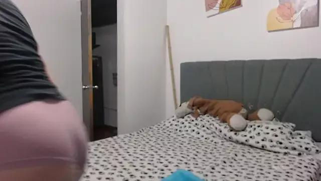 Meggan_n from StripChat