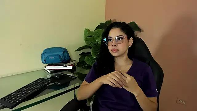 Explore our live girls sluts from our Custom and Multi clubs and checkout exclusive access to highly interactive content, such as shape, hair, titties, pussy type and many more.
