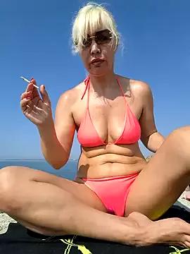 Photos of MeliaQueen from StripChat is Freechat