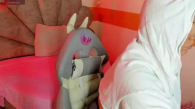 Explore our live girls sluts from our Custom and Multi clubs and checkout exclusive access to highly interactive content, such as shape, hair, titties, pussy type and many more.