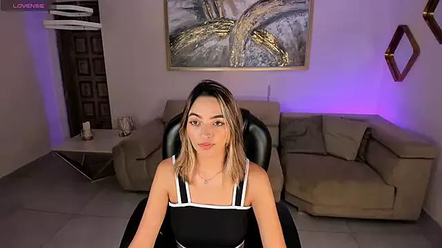Explore our live girls sluts from our Custom and Multi clubs and checkout exclusive access to highly interactive content, such as shape, hair, titties, pussy type and many more.
