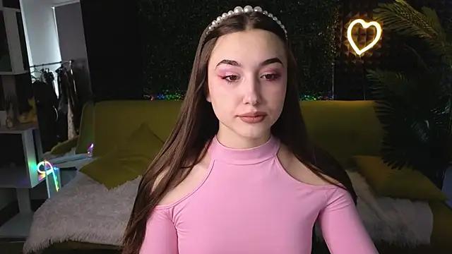 Explore our live girls sluts from our Custom and Multi clubs and checkout exclusive access to highly interactive content, such as shape, hair, titties, pussy type and many more.