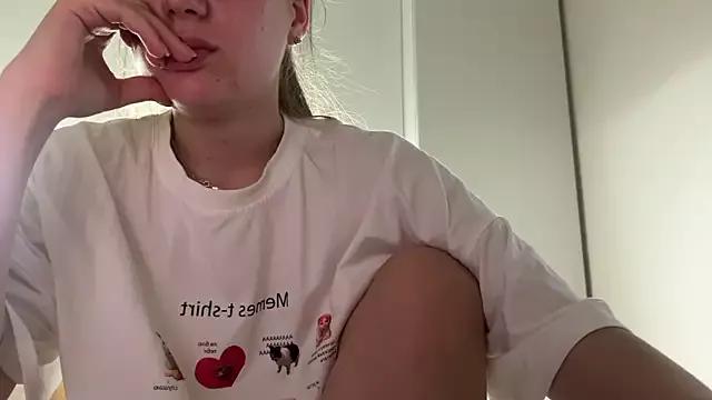 Explore our live girls sluts from our Custom and Multi clubs and checkout exclusive access to highly interactive content, such as shape, hair, titties, pussy type and many more.