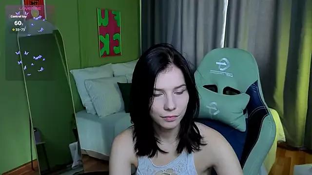 Mell_Hyees webcams show profile image 