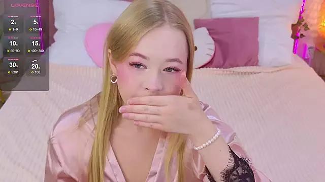 Explore our live girls sluts from our Custom and Multi clubs and checkout exclusive access to highly interactive content, such as shape, hair, titties, pussy type and many more.