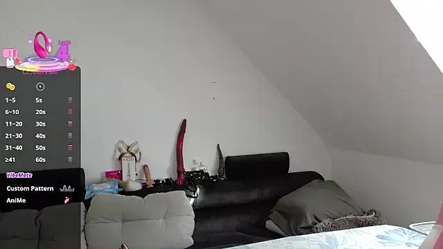 Melly4You from StripChat