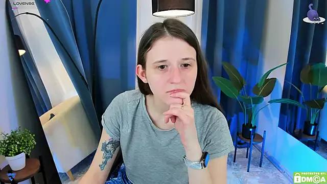 Melly_Shally from StripChat
