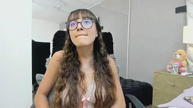 Explore our live girls sluts from our Custom and Multi clubs and checkout exclusive access to highly interactive content, such as shape, hair, titties, pussy type and many more.