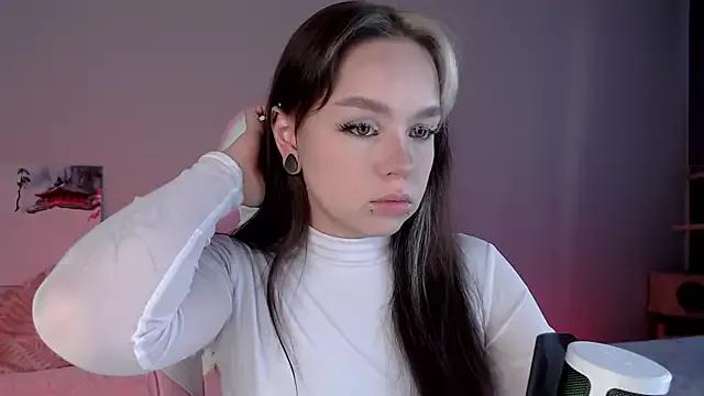 Explore our live girls sluts from our Custom and Multi clubs and checkout exclusive access to highly interactive content, such as shape, hair, titties, pussy type and many more.