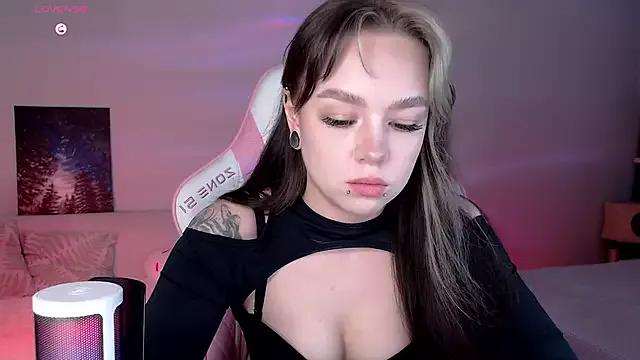 Explore our live girls sluts from our Custom and Multi clubs and checkout exclusive access to highly interactive content, such as shape, hair, titties, pussy type and many more.