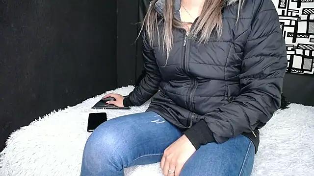 Explore our live girls sluts from our Custom and Multi clubs and checkout exclusive access to highly interactive content, such as shape, hair, titties, pussy type and many more.