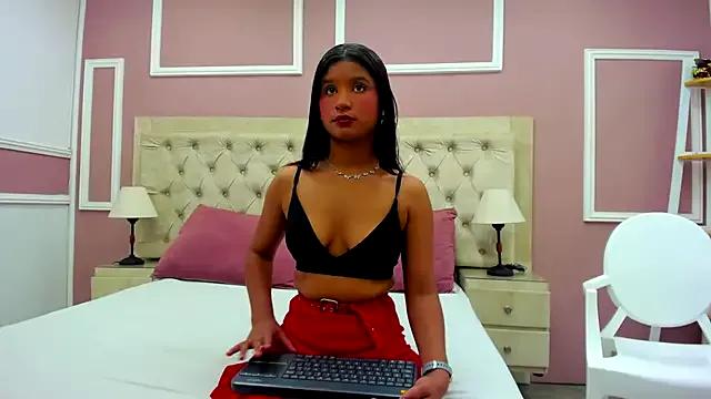 merlyaluna from StripChat is Freechat