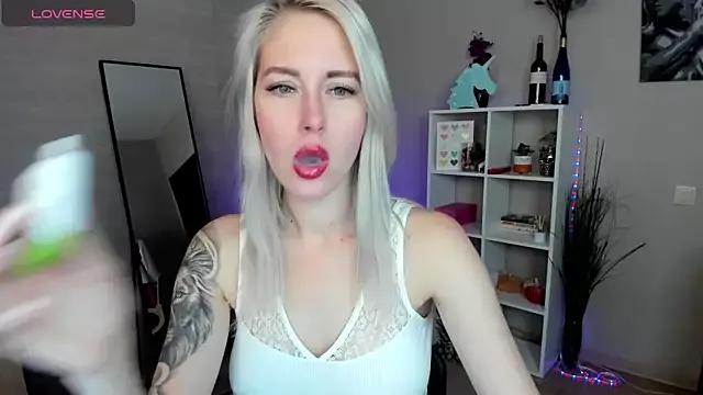 Mermaid_N from StripChat