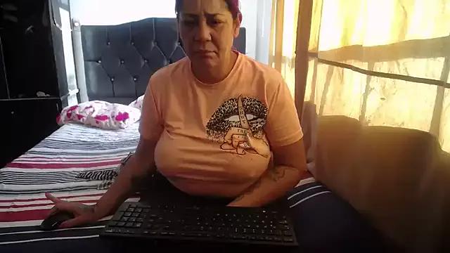 merryymaturee_ from StripChat