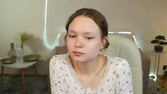 Explore our live girls sluts from our Custom and Multi clubs and checkout exclusive access to highly interactive content, such as shape, hair, titties, pussy type and many more.