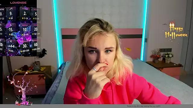 MeryMidnight from StripChat is Freechat