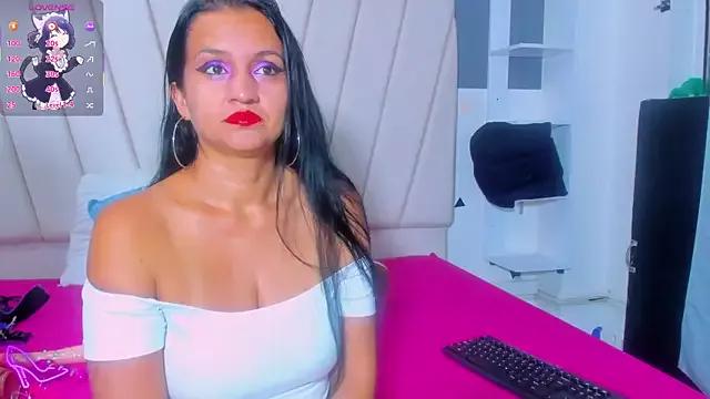 Mia-Angells from StripChat is Freechat
