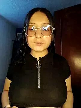 Mia___15 webcams show profile image 