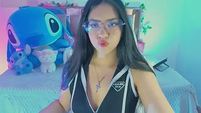 Explore our live girls sluts from our Custom and Multi clubs and checkout exclusive access to highly interactive content, such as shape, hair, titties, pussy type and many more.