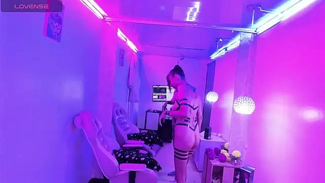 Explore our live girls sluts from our Custom and Multi clubs and checkout exclusive access to highly interactive content, such as shape, hair, titties, pussy type and many more.