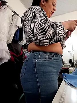 Mia_Fashion-Assistant webcams show profile image 