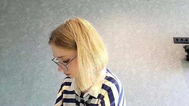 Explore our live girls sluts from our Custom and Multi clubs and checkout exclusive access to highly interactive content, such as shape, hair, titties, pussy type and many more.