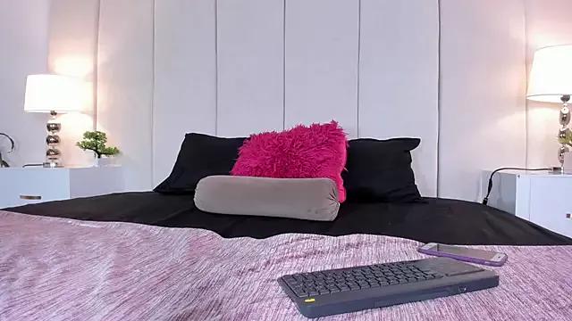 Explore our live girls sluts from our Custom and Multi clubs and checkout exclusive access to highly interactive content, such as shape, hair, titties, pussy type and many more.