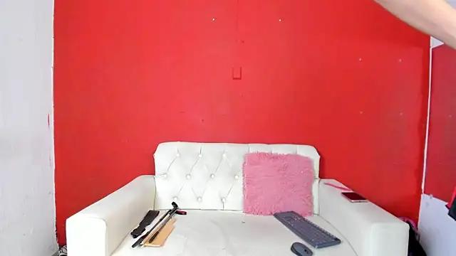 Explore our live girls sluts from our Custom and Multi clubs and checkout exclusive access to highly interactive content, such as shape, hair, titties, pussy type and many more.