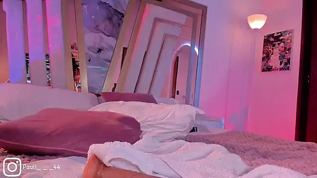 Miaa_k7 from StripChat