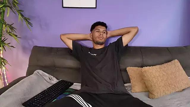 miaa_lux from StripChat